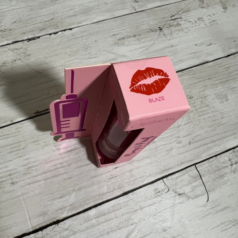 BEAUTY BUNDLE sky high mascara, beauty creations lip plumper & LA Girl blush - Picture 3 of 4